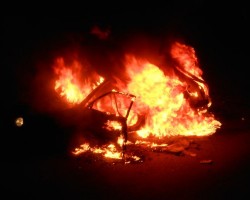 NUORO – Incendiata un’auto
