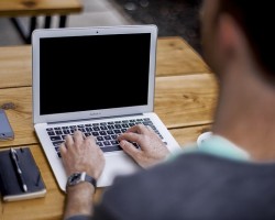 Denunciati dalla Polizia di stato in Sardegna 4 Blogger 60enni